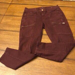 White House Black Market Size 6 The Skinny Crop Jeans w/ Zipper Travel C…